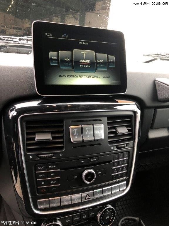 18款进口奔驰G350d柴油白外黑内现车报价