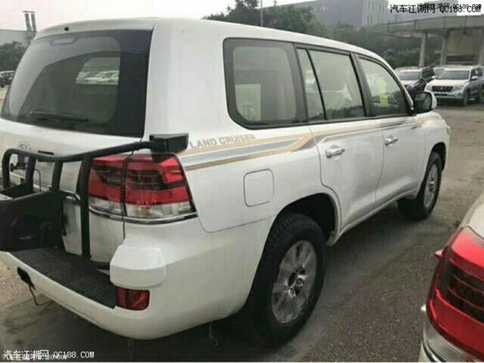 丰田酷路泽4000中东版后挂备胎现车详解