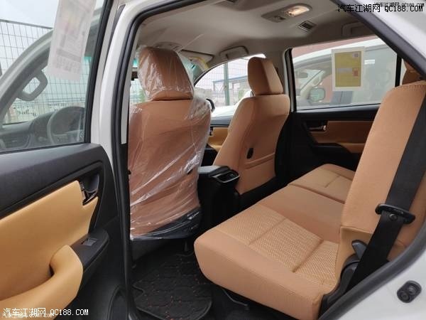 18款进口丰田穿越者2700七座硬派SUV价格