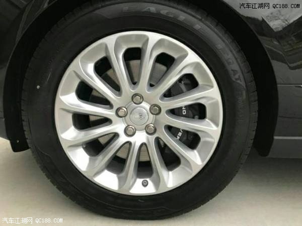 2018款路虎揽胜行政柴油版3.0T评测体验