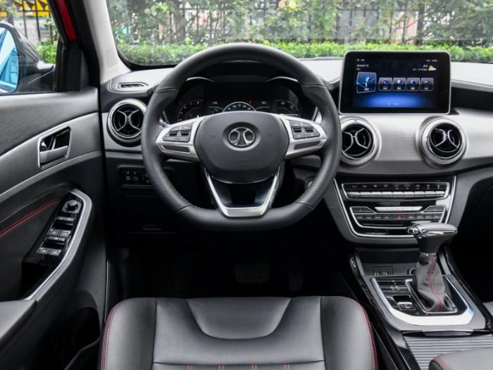 主打AI智能系统 新北汽绅宝X55抢先体验