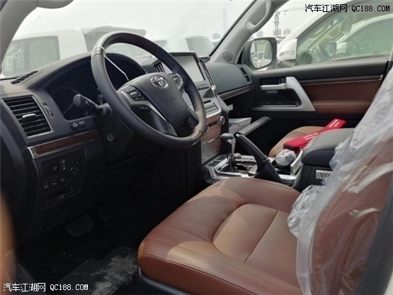 越野车18款中东版酷路泽5700顶配实测