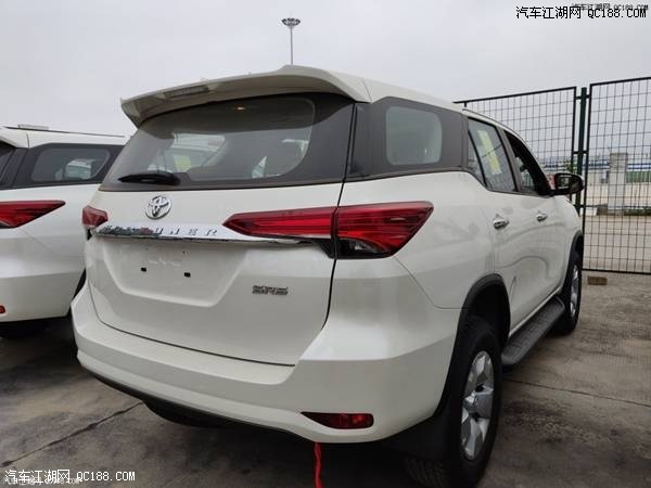 18款进口丰田穿越者2700七座硬派SUV价格