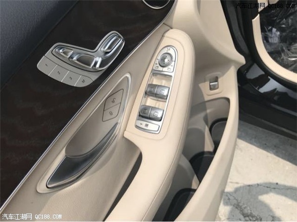 商务越野 19款墨版奔驰GLC300价格解读