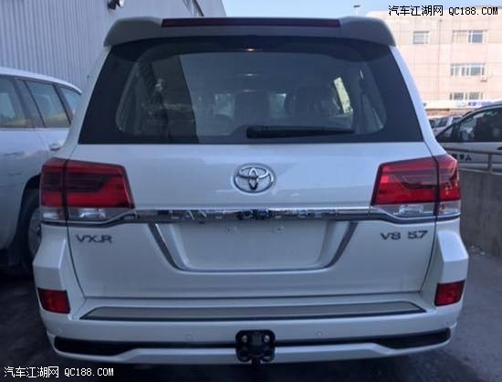 18款酷路泽5700中东版全车镀铬图片详解