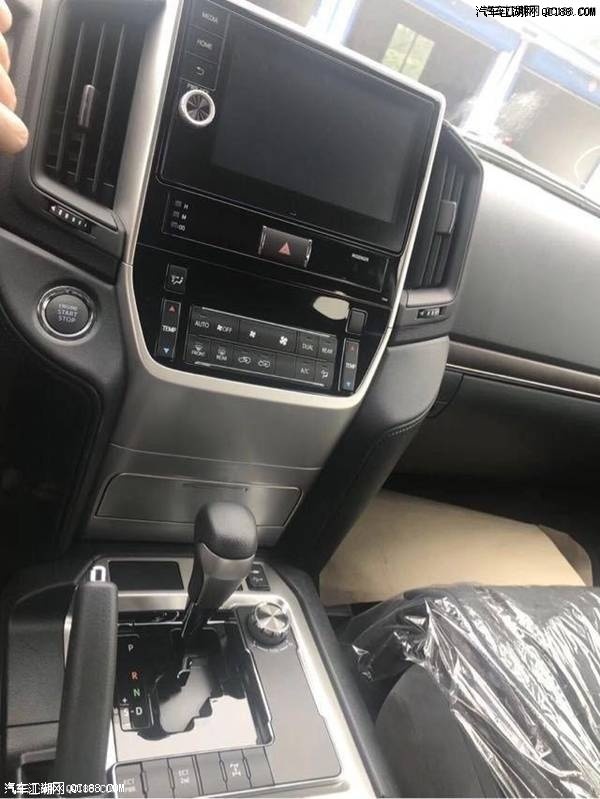 18款中东版丰田兰德酷路泽4000价格解读