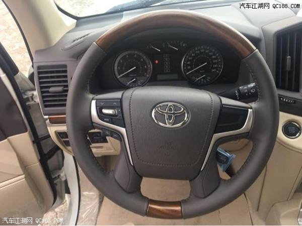 18款丰田兰德酷路泽4600中东版现车解读