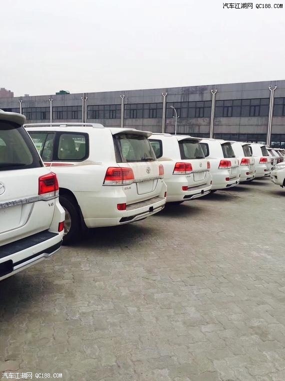 18款丰田酷路泽4000中东版现车到店实拍