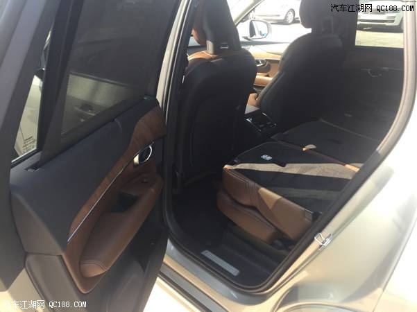 主打安全的SUV 18款沃尔沃XC90加版报价