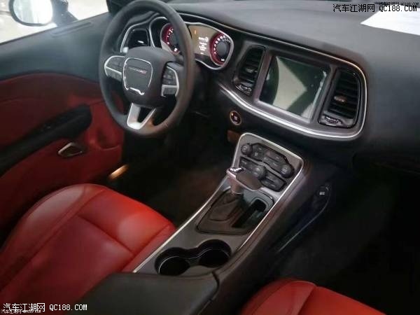 18款平行进口道奇挑战者3.6L PLUS版解读