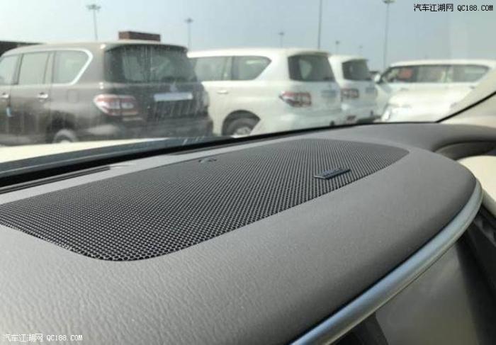 标配七速变速 18款日产途乐4.0SE试驾