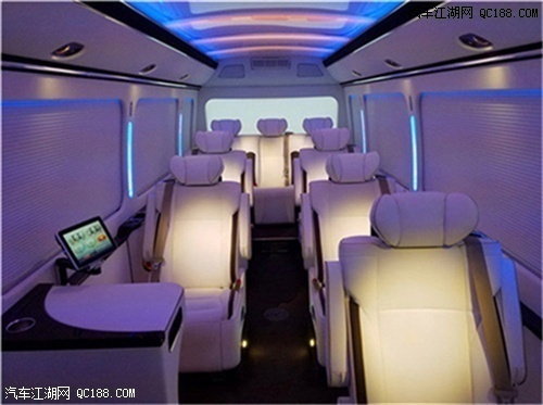 不甘平凡随心改装 丰田考斯特配置详解