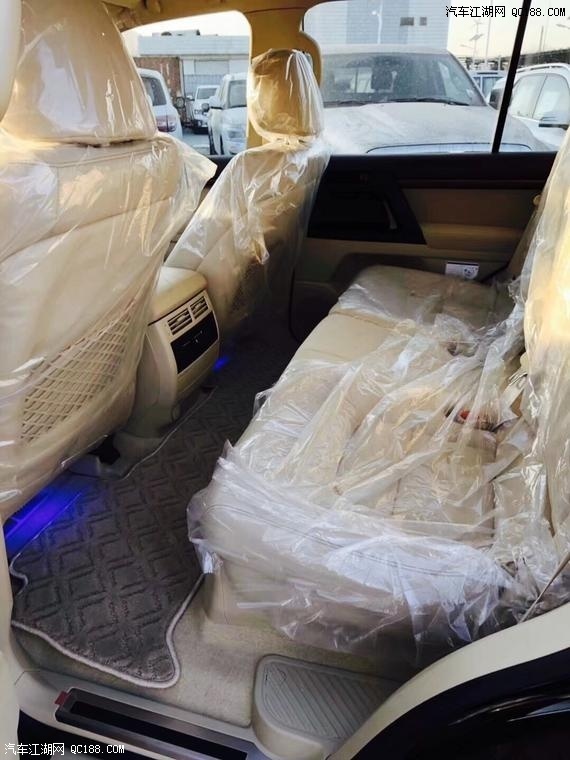 18款丰田酷路泽4000中东版现车到店实拍