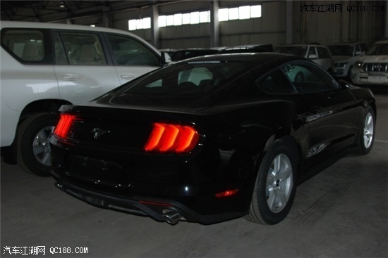 18款福特野马2.3T自动黑色美版现车实拍