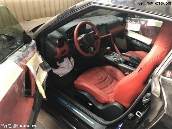 “战神”级别跑车18款日产GT-R性能体验