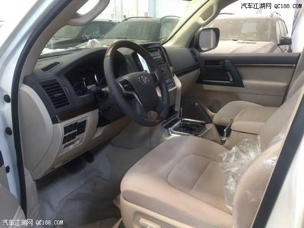 18款丰田兰德酷路泽4600中东版现车解读