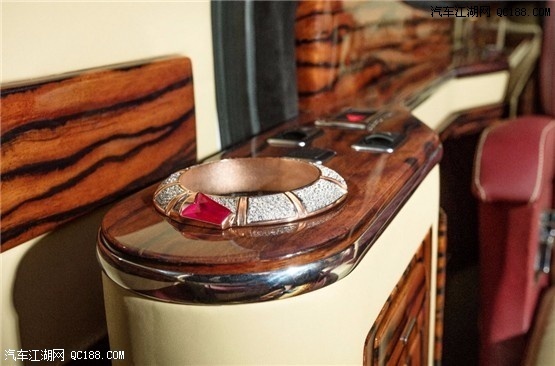 环保省油低排放 新款奔驰斯宾特优惠报价