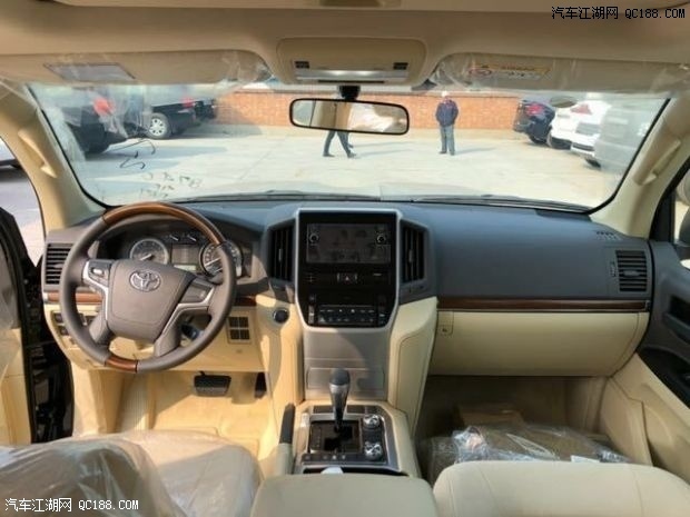 2018款丰田中东版陆巡4.0四驱越野体验