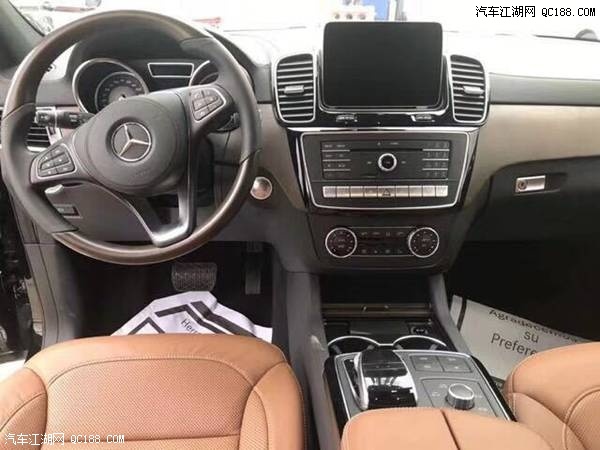 硬派造型 2019新款奔驰GLS500配置解读