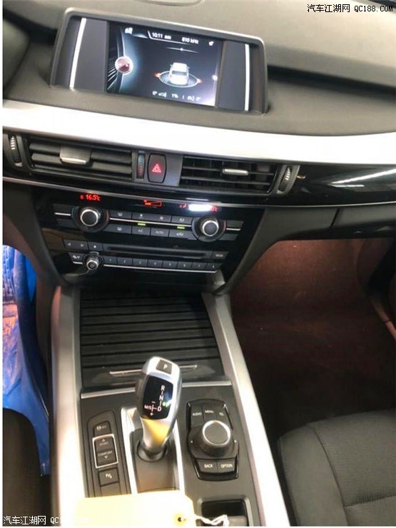 2018款宝马X5 3.0T八速黑色加版现车价格