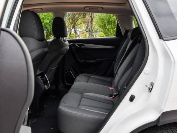 东风风神全新AX7试驾 各方面均有提升