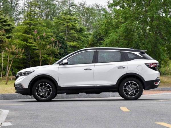 东风风神全新AX7试驾 各方面均有提升