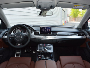 奥迪S8优惠高达19.88万 店内少量现车