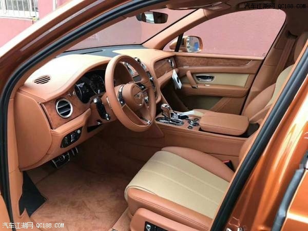 内饰质感无与伦比 18款宾利添越实拍感受