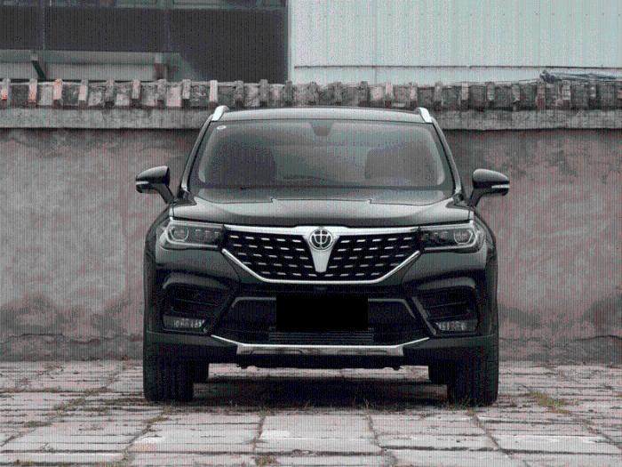 华晨中华V7试驾 尺寸越级性能指标强悍