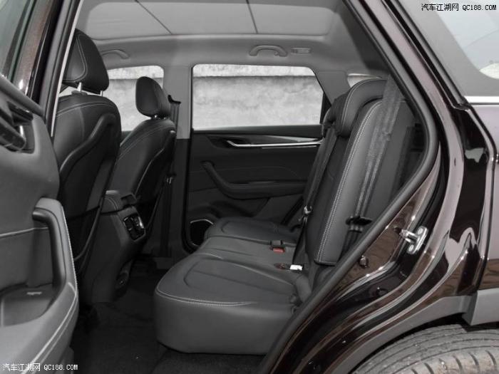 华晨中华V7试驾 尺寸越级性能指标强悍