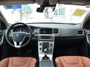 沃尔沃V60近期报价 上海地区优惠5.5万