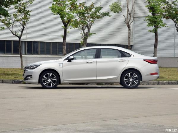 全新中型车绅宝智道将于广州车展预售