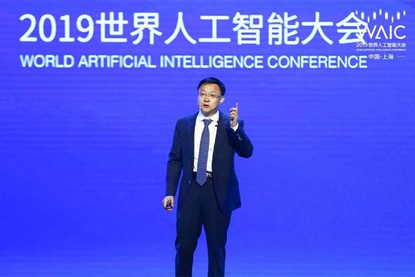 科大讯飞刘庆峰：拥抱人工智能红利时代的到来