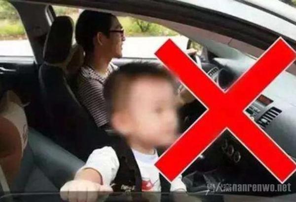 这4种没素质的坐车方式 很容易把车主惹毛