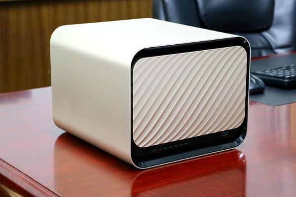 最易用的五盘位旗舰级NAS 联想个人云存储X1评测