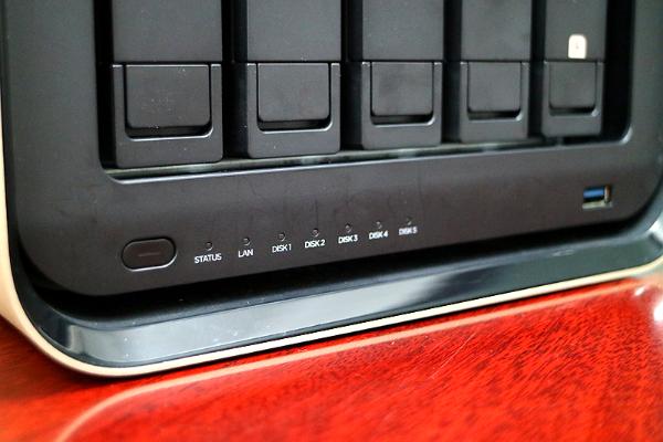 最易用的五盘位旗舰级NAS 联想个人云存储X1评测