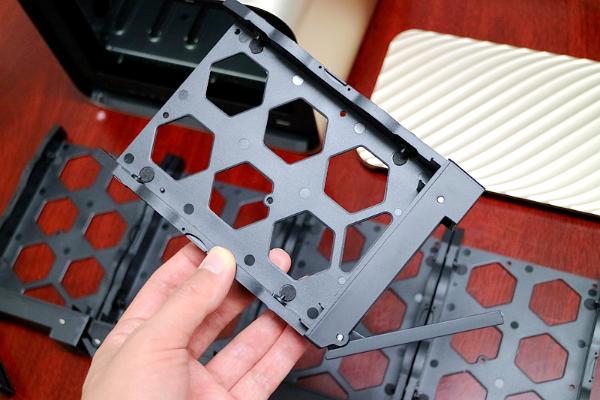 最易用的五盘位旗舰级NAS 联想个人云存储X1评测