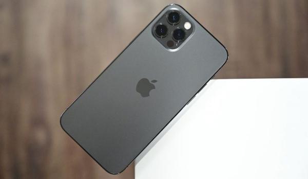 iPhone12 Pro Max斩获2020年度旗舰手机大奖