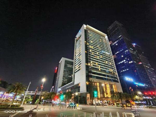iQOO Neo5评测:双芯性能旗舰 游戏体验很不同