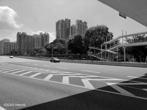 iQOO Neo5评测:双芯性能旗舰 游戏体验很不同