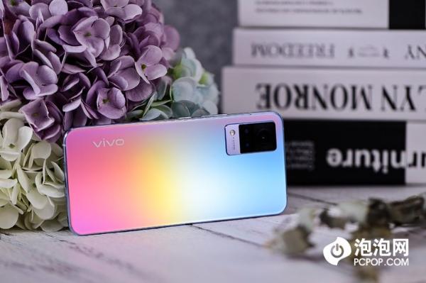 高颜值自拍手机 vivo S9满足你各种场景自拍