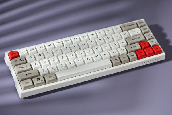 佳达隆红轴力作！雷神机械键盘KC3068霜华评测