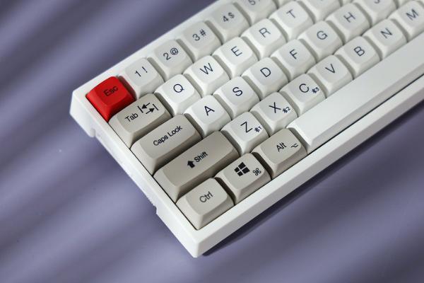 佳达隆红轴力作！雷神机械键盘KC3068霜华评测