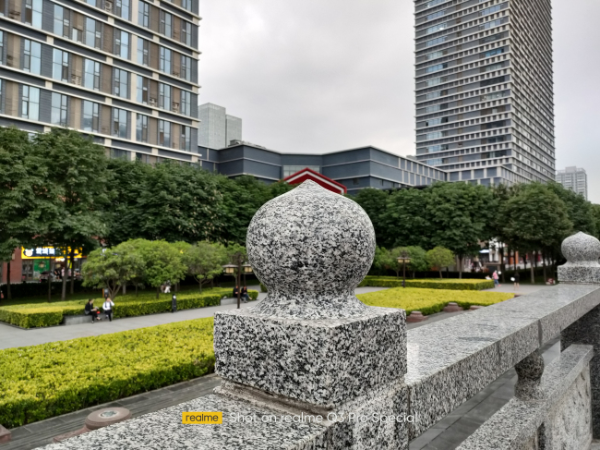 真我Q3 Pro狂欢版评测：千元机皇惊喜焕新 续航、自拍大升级