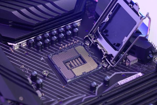 iGame Z590火神评测：供电更强，超频走起！