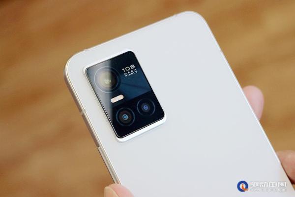 vivo S10 Pro全面体验：自然美颜 实力圈粉