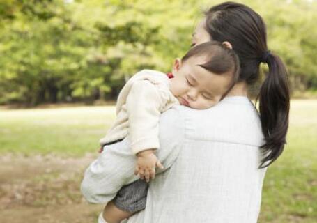 「见红」生孩子先破水好还是先见红好