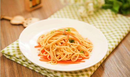 「宝宝」宝宝如果跟大人吃一样的面条,无法保证宝宝获得均衡营养