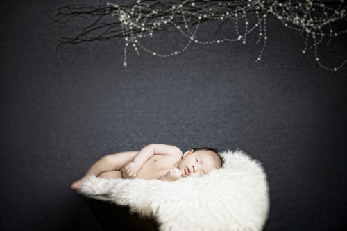 [新生儿]新生儿容易受到惊吓 怎么办？