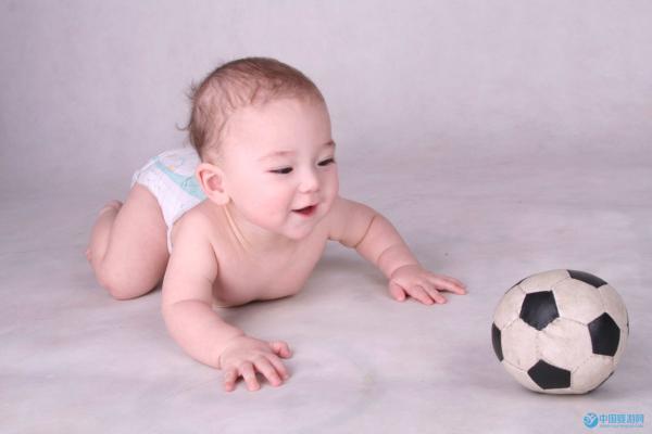 2-4个月宝宝身体和能力发育指标，来看看你家宝宝达到了吗？